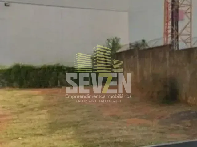 Terreno com 242m², à venda, no bairro Vila Regina em Bauru