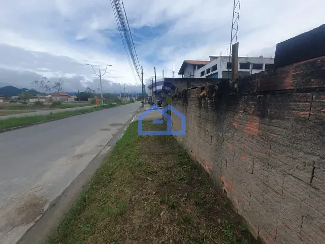 Terreno com 280m², à venda, no bairro Golfinho em Caraguatatuba