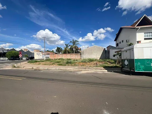 Terreno com 332m², à venda, no bairro Morada das Flores em Holambra