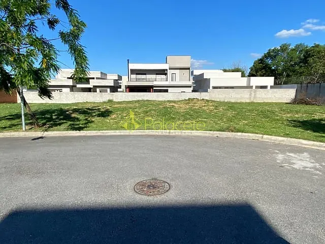 Terreno com 300m², à venda, no bairro Parque Senhor do Bonfim em Taubaté