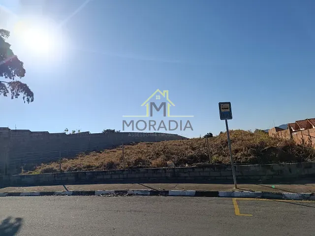 Terreno com 1070m², à venda, no bairro Chácaras Bom Jardim em Guaxupé