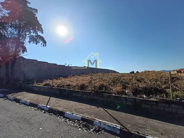 Terreno com 1070m², à venda, no bairro Chácaras Bom Jardim em Guaxupé