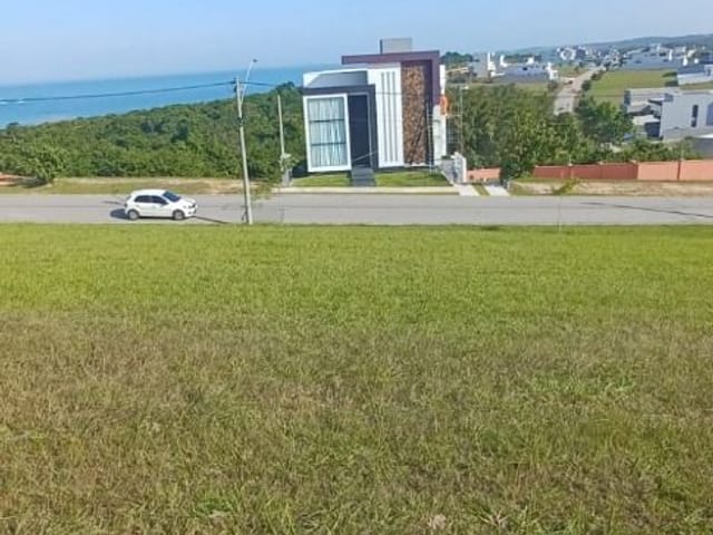 Terreno com 470m², à venda, no bairro Loteamento Extensao Do Serrama em Rio das Ostras