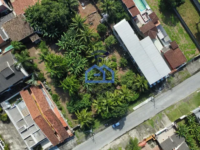 Terreno com 1120m², à venda, no bairro Praia das Palmeiras em Caraguatatuba