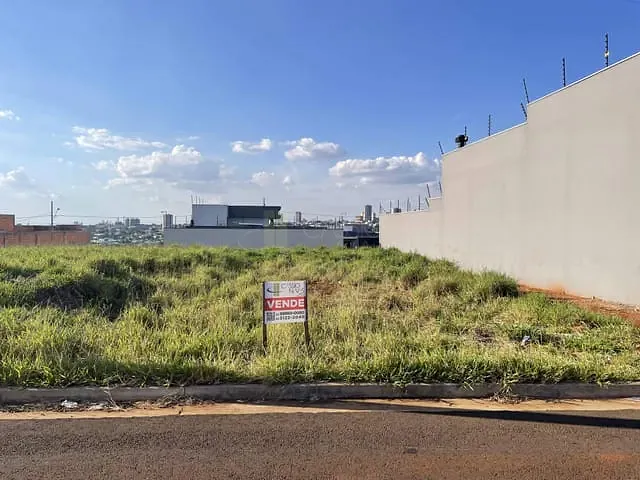 Terreno com 360m², à venda, no bairro Residencial Cazarin II em Apucarana