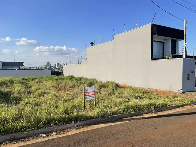 Terreno com 360m², à venda, no bairro Residencial Cazarin II em Apucarana