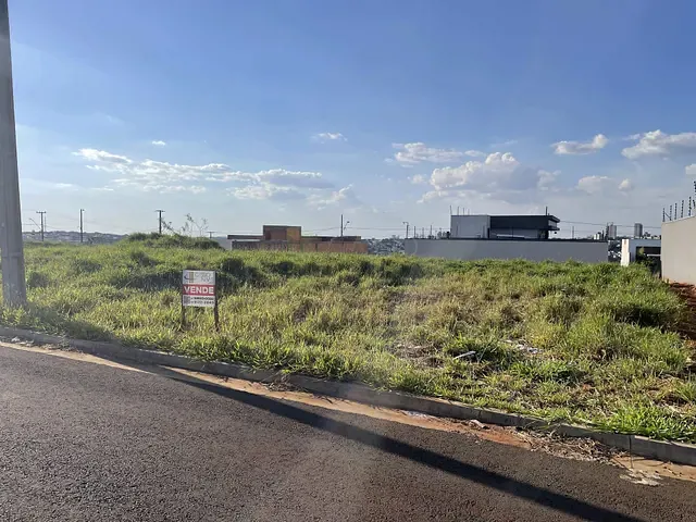 Terreno com 360m², à venda, no bairro Residencial Cazarin II em Apucarana