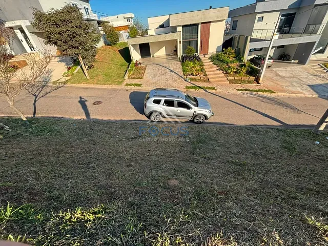 Terreno com 452m², à venda, no bairro Loteamento Vale Azul I em Jundiaí
