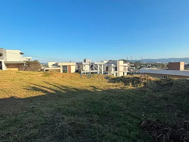 Terreno com 452m², à venda, no bairro Loteamento Vale Azul I em Jundiaí