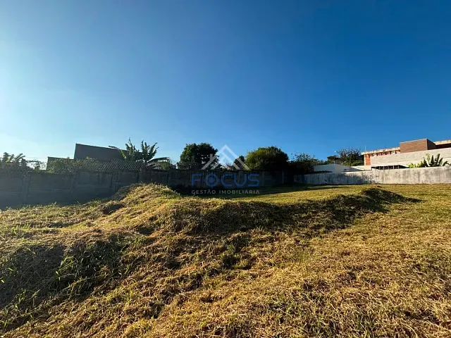 Terreno com 452m², à venda, no bairro Loteamento Vale Azul I em Jundiaí