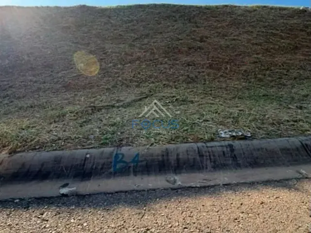 Terreno com 452m², à venda, no bairro Loteamento Vale Azul I em Jundiaí