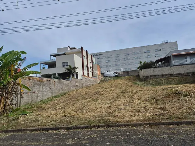 Terreno com 728m², à venda, no bairro Estância das Flores em Jaguariúna
