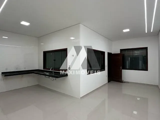 Casa com 240m² 3 quartos e 3 banheiros, à venda, no bairro São Mateus em Araçuaí