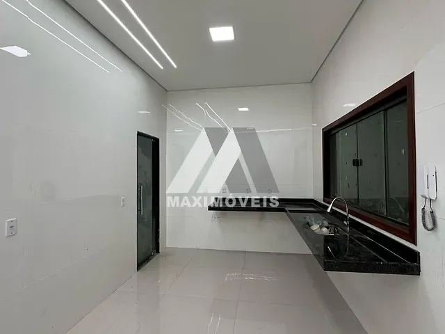 Casa com 240m² 3 quartos e 3 banheiros, à venda, no bairro São Mateus em Araçuaí