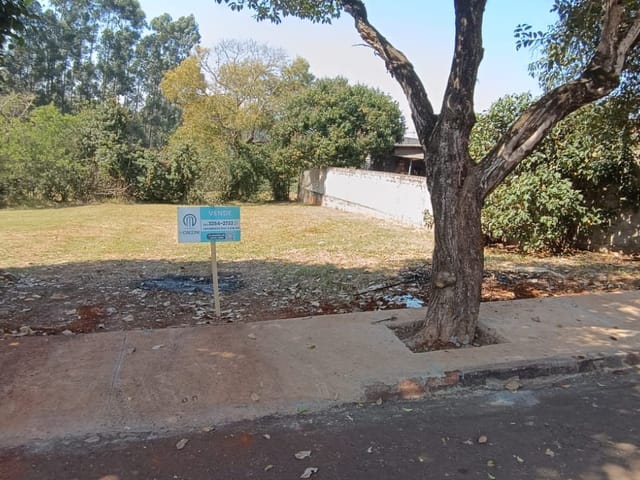 Terreno com 360m², à venda, no bairro Centro em Cambé