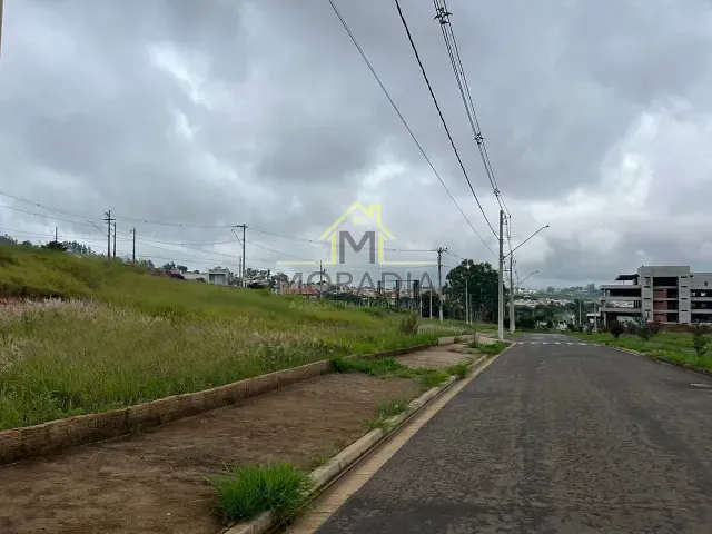 Terreno com 372m², à venda, no bairro Residencial Vale da Mata em Guaxupé