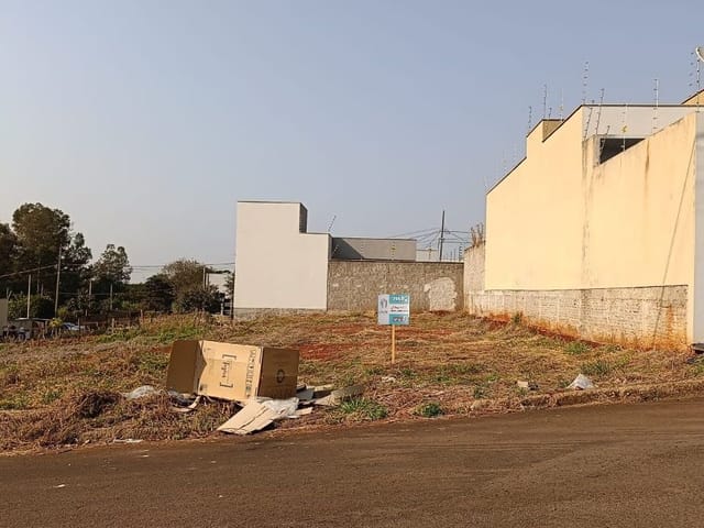 Terreno com 300m², à venda, no bairro Residencial Espanha em Cambé