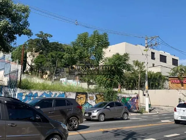 Terreno com 900m², à venda, no bairro Morumbi em São Paulo