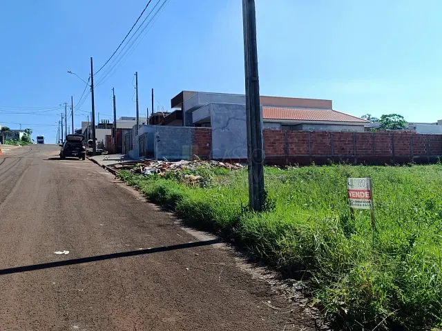 Terreno com 300m², à venda, no bairro Jardim Esteves em Jandaia do Sul