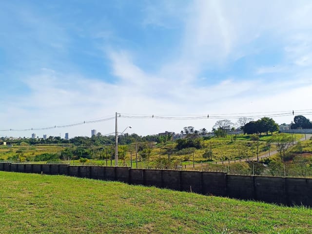 Terreno com 377m², à venda, no bairro Cond Campos Do Conde em Cambé