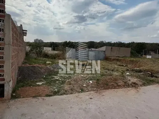 Terreno com 126m², à venda, no bairro Jardim Nicéia em Bauru
