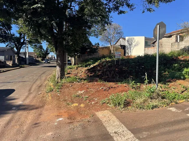 Terreno com 341m², à venda, no bairro Vila Regina em Apucarana