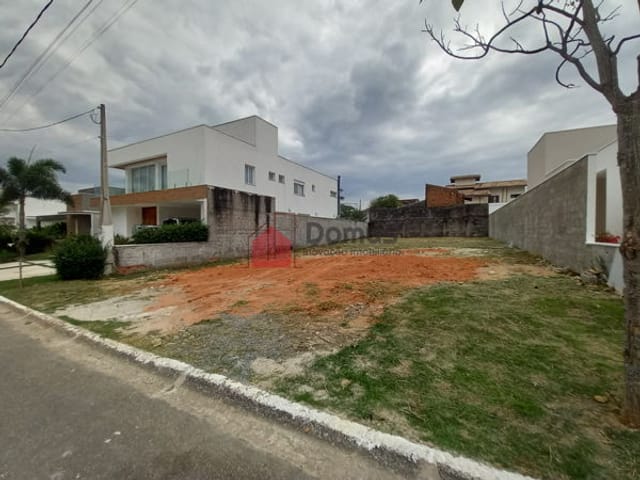 Terreno com 420m², à venda, no bairro Mombaça em Pindamonhangaba