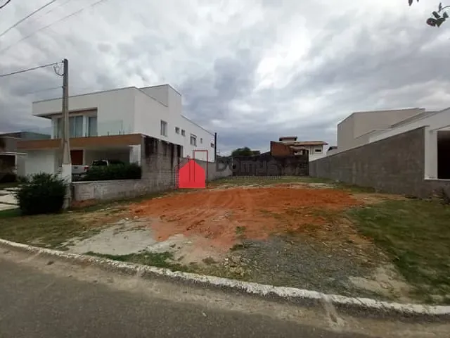 Terreno com 420m², à venda, no bairro Mombaça em Pindamonhangaba