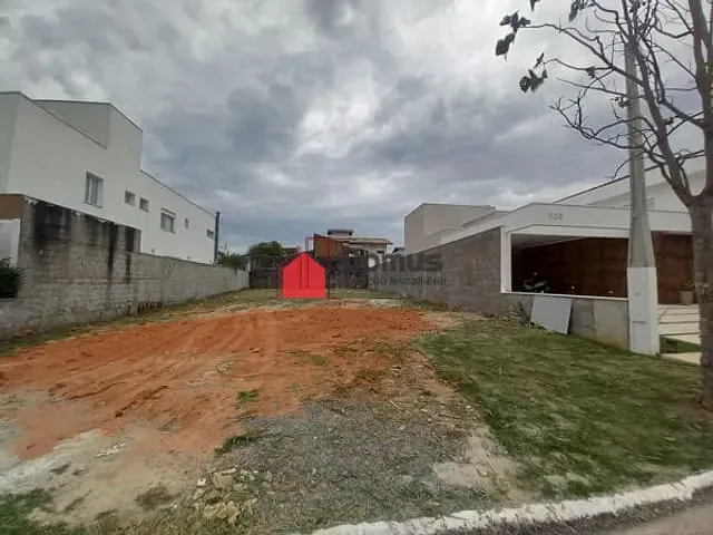 Terreno com 420m², à venda, no bairro Mombaça em Pindamonhangaba