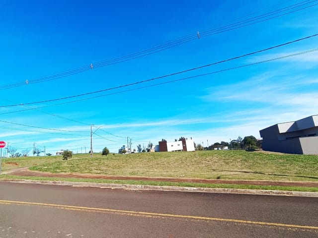 Terreno com 271m², à venda, no bairro Jardim do Cafe em Arapongas