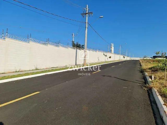 Terreno com 300m², à venda, no bairro Centro em Piratininga