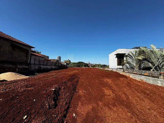 Terreno com 600m², à venda, no bairro Centro em Apucarana