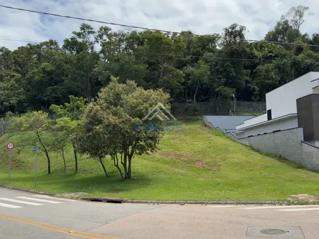 Terreno com 852m², à venda, no bairro Santa Isabel em Louveira