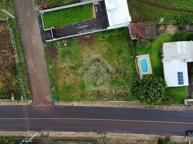 Terreno com 326m², à venda, no bairro Centro em Paverama