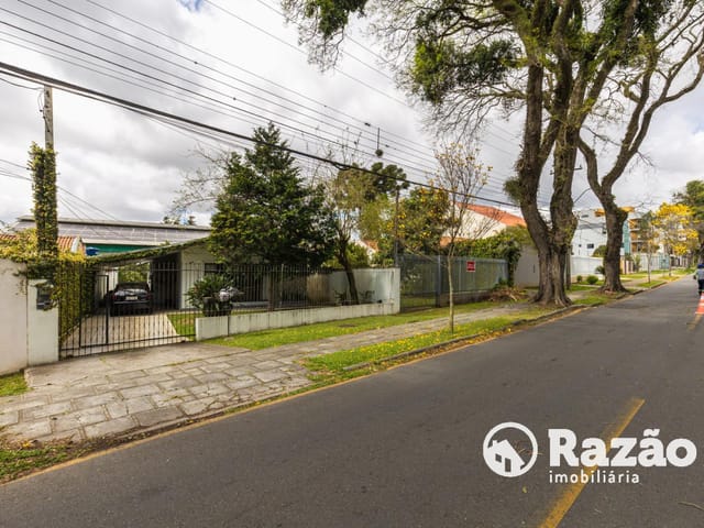Terreno com 672m², à venda, no bairro Bacacheri em Curitiba