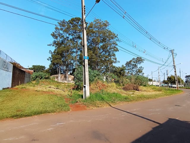 Terreno com 2404m², à venda, no bairro Parque Maracana em Cambé