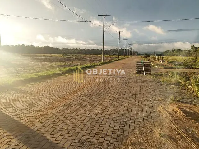 Terreno com 330m², à venda, no bairro Arroio do Sal em Arroio do Sal