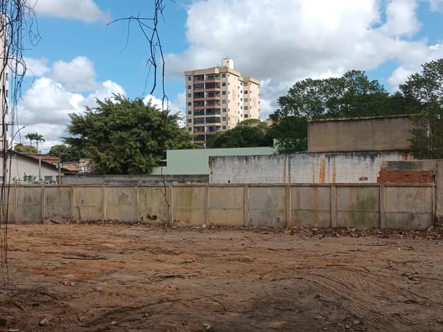 Terreno com 1300m², à venda, no bairro centro em Goitacazes