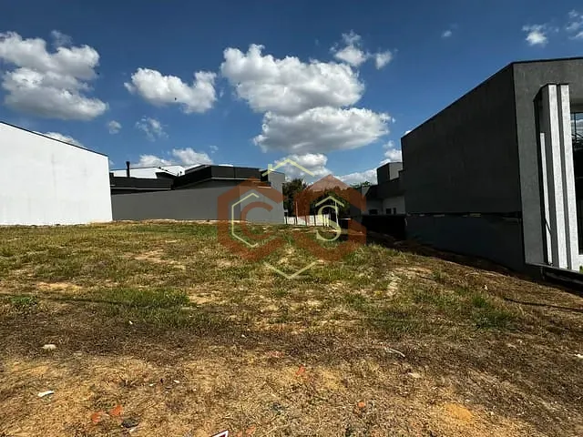 Terreno com 374m², à venda, no bairro Colinas de Indaiatuba em Indaiatuba
