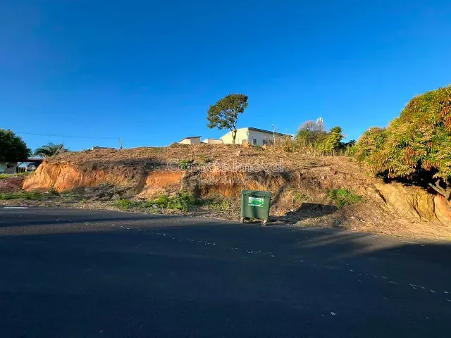 Terreno com 800m², à venda, no bairro Parque Florianópolis em Jaguariúna