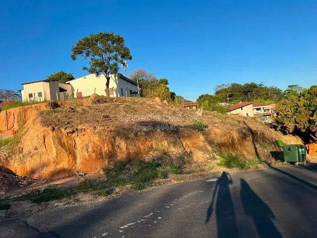 Terreno com 800m², à venda, no bairro Parque Florianópolis em Jaguariúna