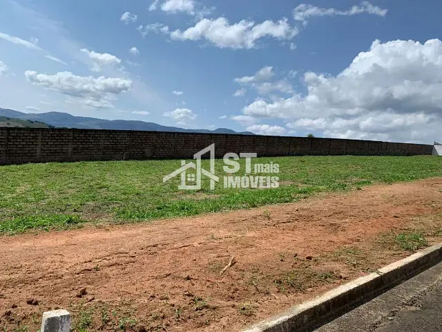 Terreno com 300m², à venda, no bairro Clube Campestre em Andradas