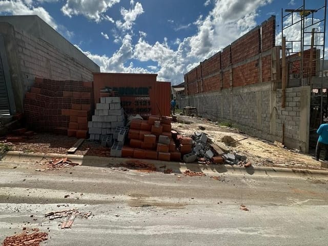 Terreno com 250m², à venda, no bairro Manacás em Extrema