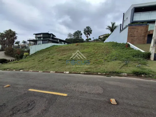 Terreno com 856m², à venda, no bairro Residencial do Lagos em Itupeva