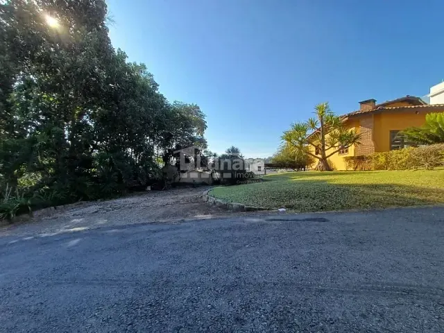 Terreno com 360m², à venda, no bairro Jardim Aracy em Mogi das Cruzes