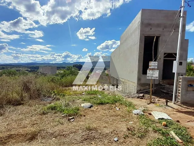 Terreno com 180m², à venda, no bairro Alto Paraiso em Araçuaí