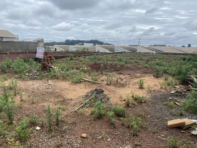 Terreno com 304m², à venda, no bairro Jardim Primavera em Apucarana