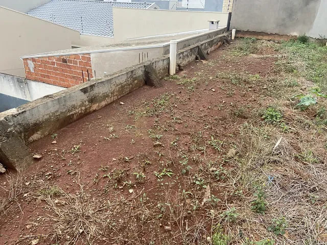 Terreno com 304m², à venda, no bairro Jardim Primavera em Apucarana