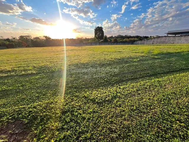 Terreno com 990m², à venda, no bairro Plazza Ville em Jaguariúna