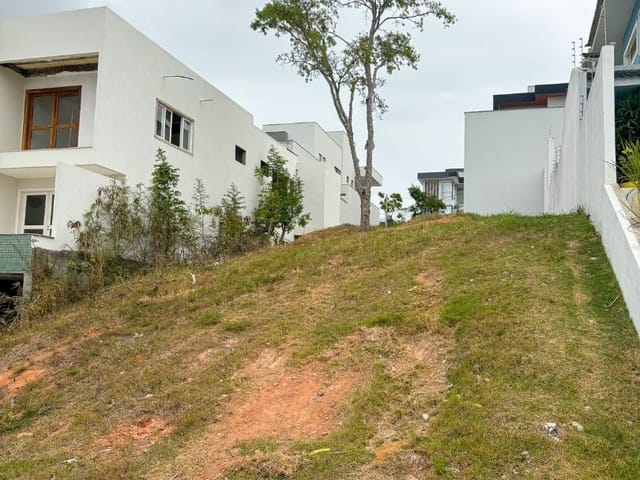 Terreno com 300m², à venda, no bairro Vale dos Cristais em Macaé